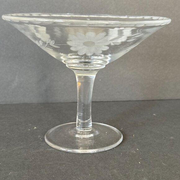Vintage Clear Glass Etched Candy Dish Daisy & Vine Design 5" - Picture 1 of 5